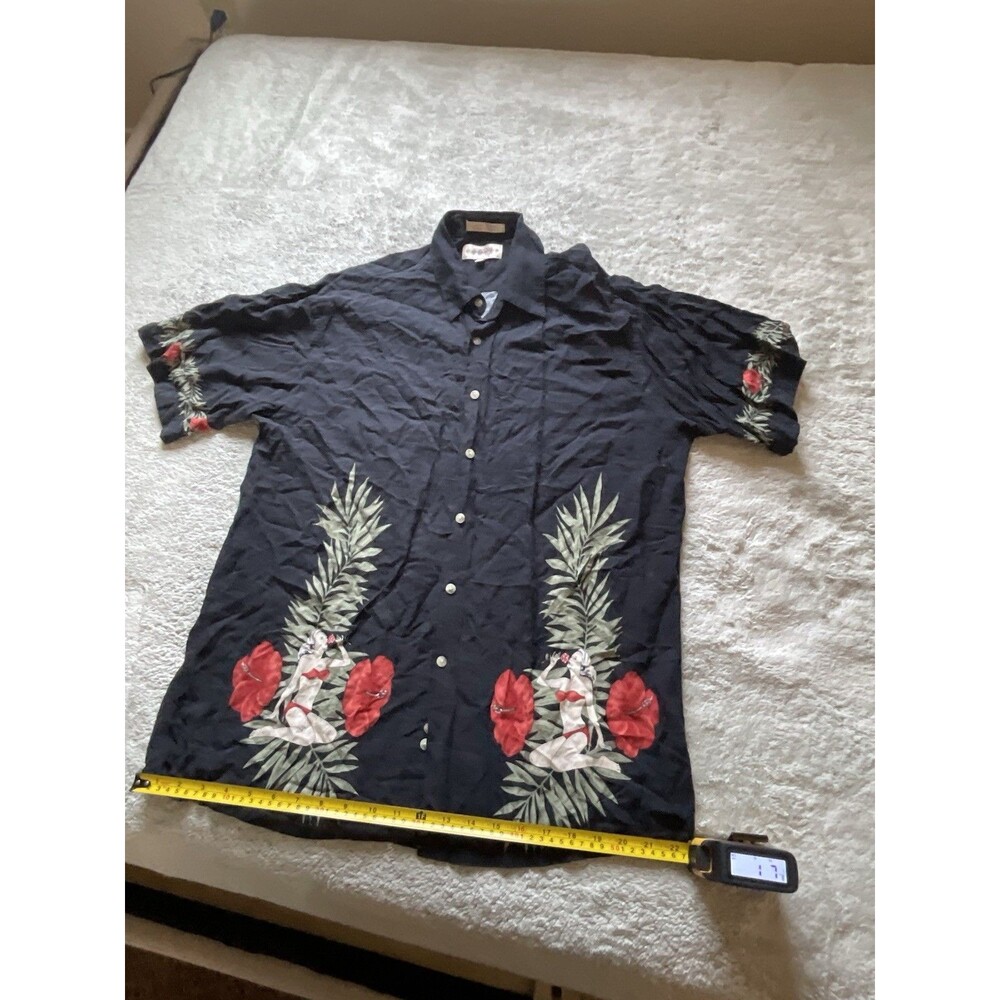 Campia Shirt Mens Large Black with flowers Hawaiian shirt
